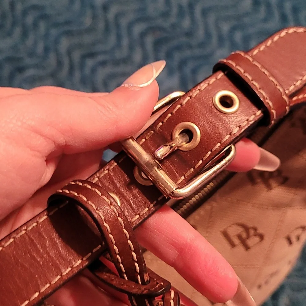 DOONEY & BOURKE CANVAS WITH LEATHER HANDBAG - Picture 8 of 9